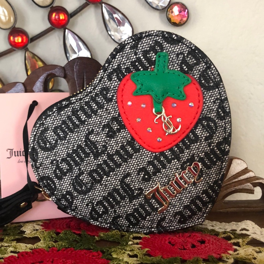 NWT Juicy Couture Black/Beige Freshly Picked Heart Zip Around Wallet/Wristlet